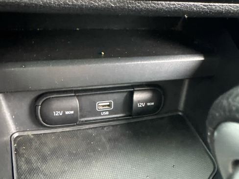 Used 2022 Kia Soul LX image 26