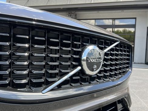 Used 2024 Volvo XC60 B5 Ultimate w/ Protection Package Premier image 2