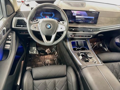 Used 2026 BMW X7 xDrive40i AWD/4WD image 17