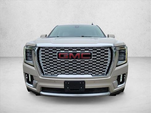 Used 2021 GMC Yukon Denali w/ Denali Ultimate Package AWD/4WD image 2