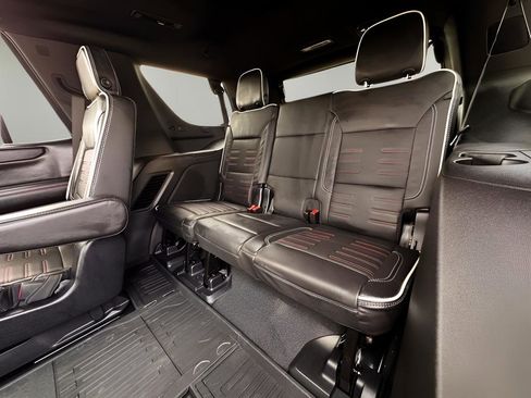 Used 2025 GMC Yukon AT4 Ultimate w/ LPO, Floor Liner Package AWD/4WD image 31