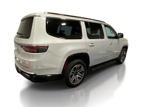Used 2024 Jeep Wagoneer Series II AWD/4WD image 4