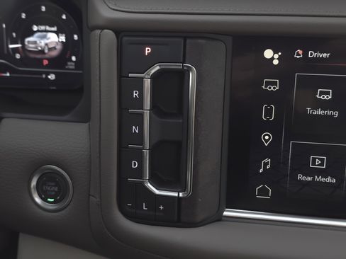 Used 2024 GMC Yukon XL Denali w/ Advanced Technology Package image 26