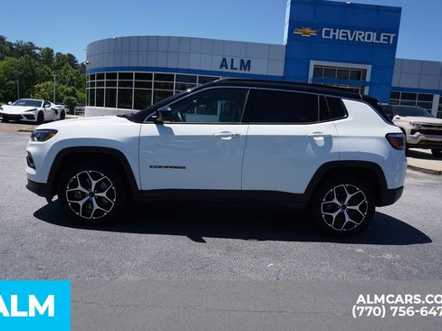Used 2025 Jeep Compass Limited AWD/4WD image 10