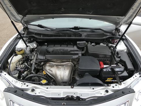 Used 2011 Toyota Camry LE w/ LE Extra-Value Pkg FWD image 25