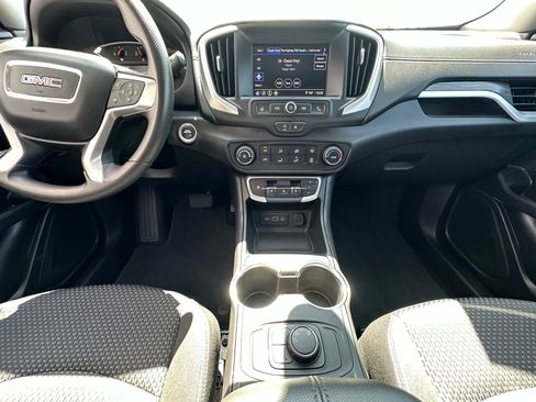 Used 2024 GMC Terrain SLE image 21