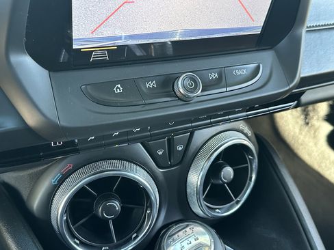 Certified 2019 Chevrolet Camaro LT w/ Technology Package image 28