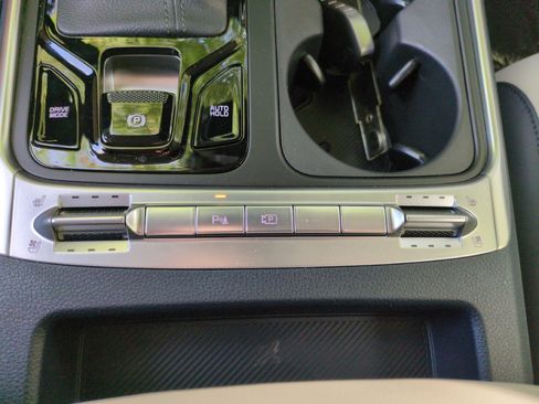 New 2026 Kia Carnival SX w/ SX Dark Edition Package FWD image 32