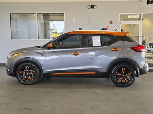 Used 2018 Nissan Kicks SR w/ Premium Package FWD image 7