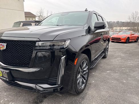 Used 2023 Cadillac Escalade Sport image 4