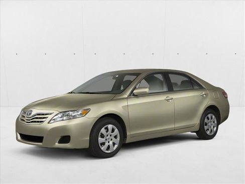 Used 2010 Toyota Camry LE FWD image 1