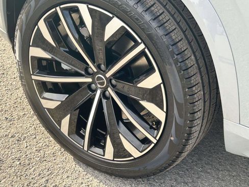 New 2026 Volvo XC90 B6 Plus w/ Protection Package Premier image 9