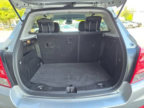 Used 2020 Chevrolet Trax LS FWD image 32