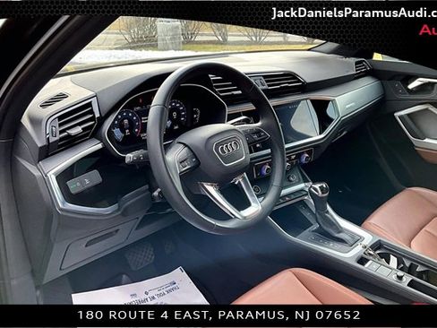 Used 2023 Audi Q3 2.0T Premium w/ Convenience Package image 11