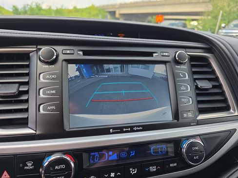 Used 2018 Toyota Highlander SE AWD/4WD image 26