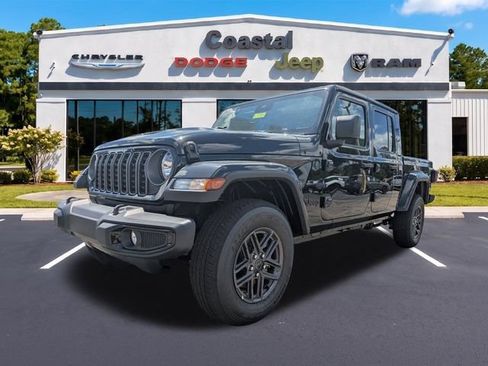 New 2025 Jeep Gladiator Sport AWD/4WD image 8
