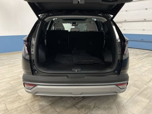 Used 2025 Hyundai Tucson Limited image 16