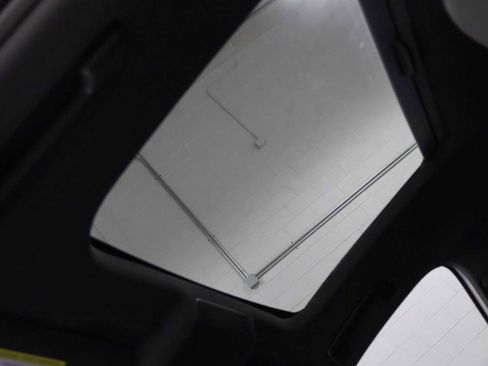 Used 2023 Volkswagen Golf R image 18