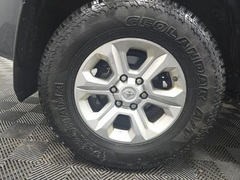 Used 2021 Toyota 4Runner SR5 AWD/4WD image 7