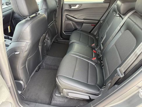 New 2026 Ford Escape SE image 7