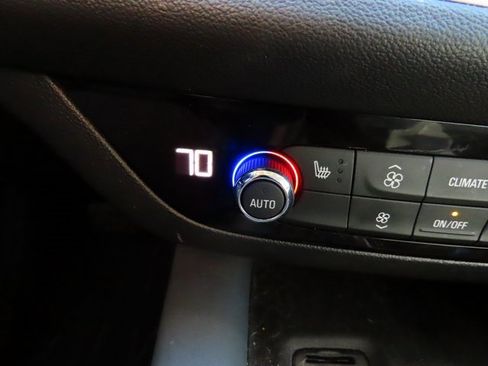 Used 2020 Buick Enclave Essence w/ Sport Touring Edition image 27