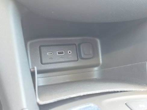 Used 2022 Chevrolet Equinox LT FWD image 28