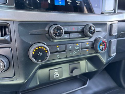 Used 2025 Ford F150 XL RWD image 30