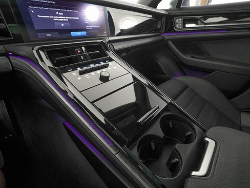 Used 2026 Porsche Panamera image 22