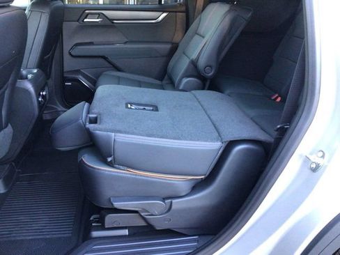New 2026 GMC Acadia AT4 w/ LPO, Floor Liner Package AWD/4WD image 15