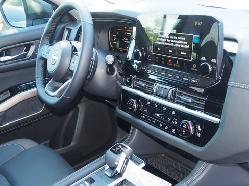 New 2025 Nissan Pathfinder Platinum w/ Cargo Package image 10