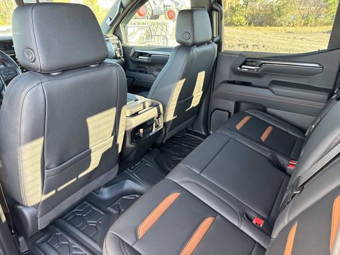 New 2026 GMC Sierra 1500 AT4 w/ Technology Package image 17