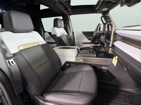 Certified 2025 GMC Hummer EV 3X AWD/4WD image 35