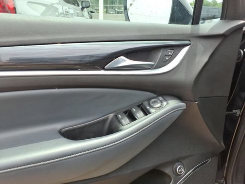 Used 2024 Buick Enclave Essence w/ Technology Package FWD image 15