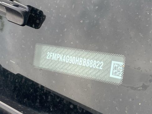 Used 2017 Ford Edge SE image 12