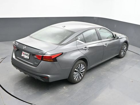 Used 2024 Nissan Altima 2.5 SV AWD/4WD image 19