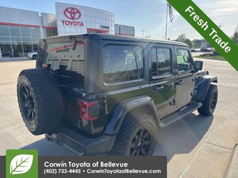 Used 2018 Jeep Wrangler Unlimited Sahara AWD/4WD image 3