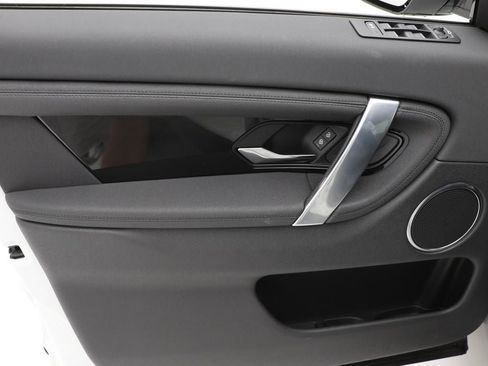 Used 2023 Land Rover Discovery Sport S image 15