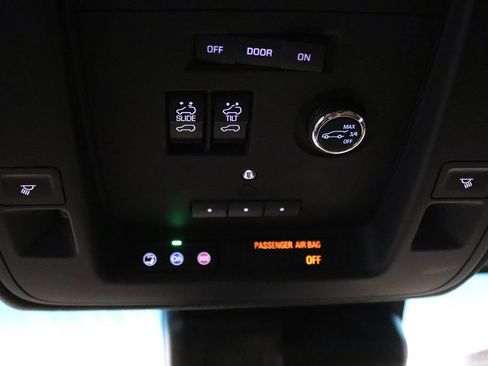 Used 2019 Cadillac Escalade ESV Platinum AWD/4WD image 35
