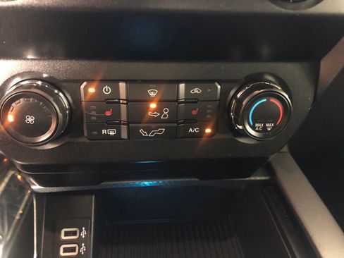 Used 2019 Ford F150 XLT w/ Equipment Group 302A Luxury AWD/4WD image 17