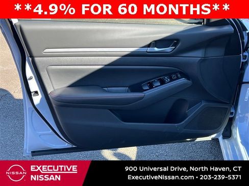 New 2025 Nissan Altima 2.5 SR image 9