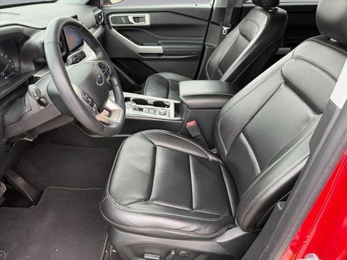 Used 2021 Ford Explorer XLT w/ Equipment Group 202A image 11