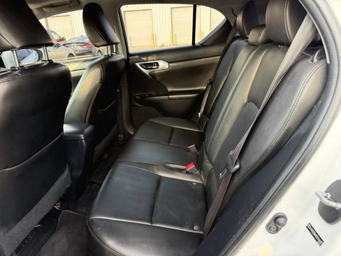 Used 2013 Lexus CT 200h w/ Premium Pkg w/Backup Camera FWD image 21