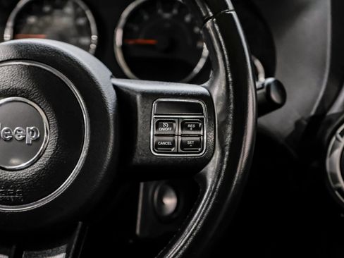 Used 2016 Jeep Wrangler Unlimited Sahara AWD/4WD image 20