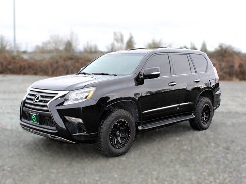 Used 2014 Lexus GX 460 AWD/4WD image 3