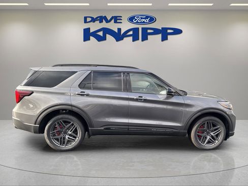 New 2026 Ford Explorer ST-Line w/ ST-Line Street Pack image 9