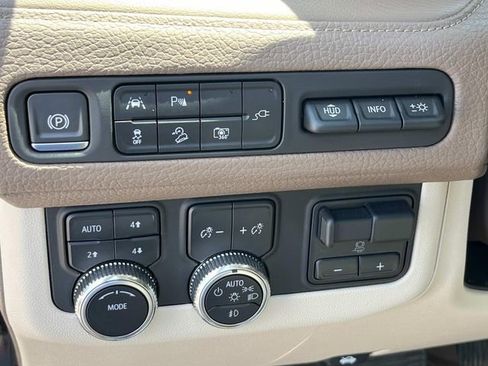 Used 2022 GMC Yukon Denali w/ Max Trailering Package AWD/4WD image 32