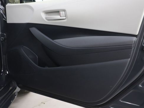 Used 2026 Toyota Corolla LE w/ LE Premium Package image 9