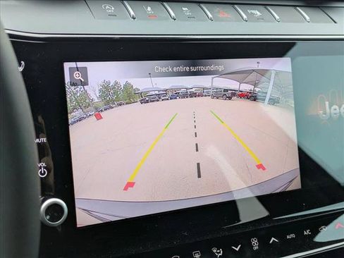 New 2026 Jeep Grand Cherokee Limited w/ Limited Altitude Package AWD/4WD image 14
