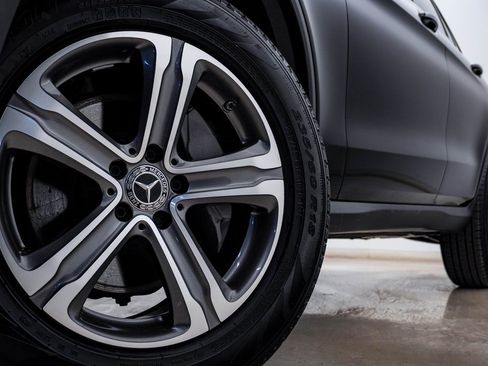 Used 2021 Mercedes-Benz GLC 300 GLC 300 image 5