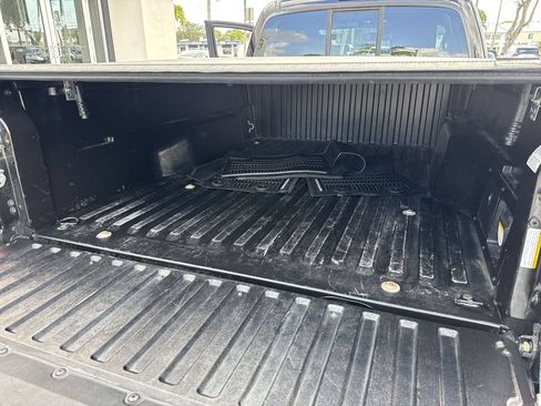 Used 2019 Toyota Tacoma TRD Sport AWD/4WD image 57